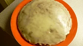 Mrkvový dort - vláčný s polevou, S polevou z moučkového cukru a pomeranče, bez rozinek (ty nemám ráda). :D