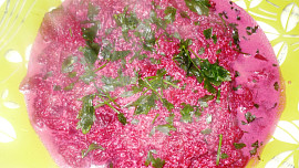 Omáčka z červené řepy