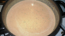 Polévka z červené čočky s křemenáči