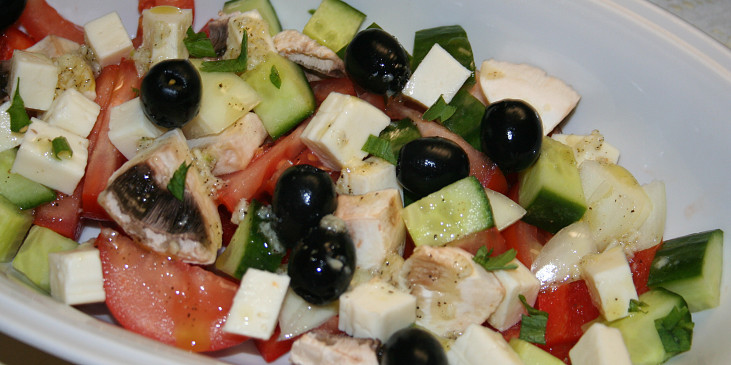 Salát s olivami