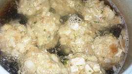 "Špekové" knedlíky s tofu