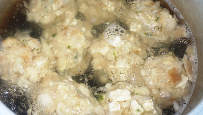 "Špekové" knedlíky s tofu