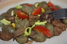 Špenátové gnocchi s hlívou a masem