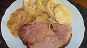 Uzená krkovička na zelí v papiňáku (tlakovém hrnci)
