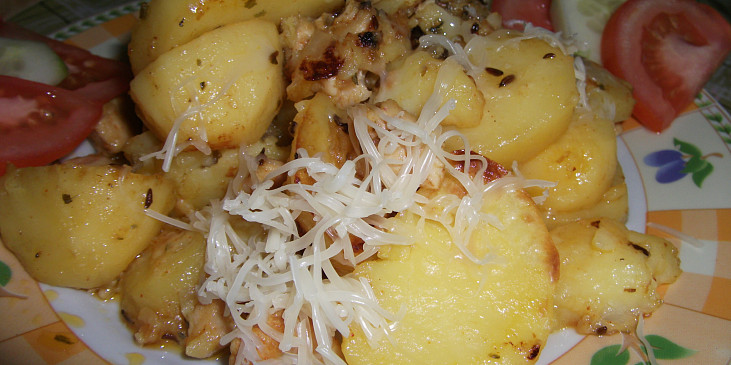 Zapečené brambory se smetanou a kuřecím masem