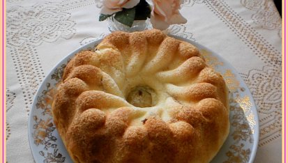 Bábovka "ušatka" s náplní, hotová dobrůtka:-)