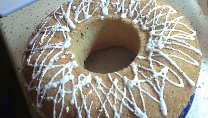 Citronová bábovka s kandovanou citrusovou kůrou