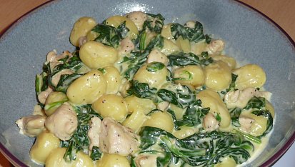 Gnocchi s kuřecím masem, špenátem a sýrovo-smetanovou omáčkou, Gnocchi s kuřecím masem, špenátem a sýrovo smetanovou omáčkou