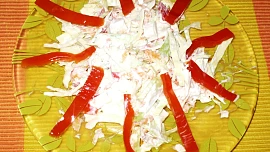 Jablkovo "krabový" coleslaw