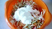 Jablkovo "krabový" coleslaw