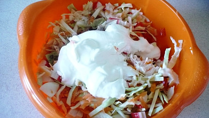 Jablkovo "krabový" coleslaw