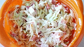Jablkovo "krabový" coleslaw