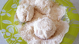 Jahodové knedlíky z bramborovo-tvarohového těsta 2