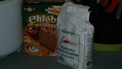 Kefírový chleba se směsí, měla jsem jen tyto..a hladkou...snad to neva