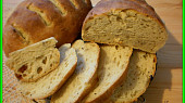 Křupavý chlebík z hladké mouky, hotový voňavý křupavý chlebík