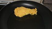 Kuřecí paličky  "corn flakes" (na pánvi mírně osmahneme)