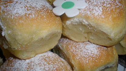 Kynuté buchty, plněné marmeládou