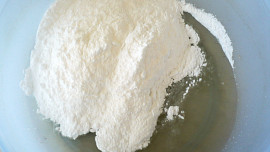 Ledová (bílková) poleva