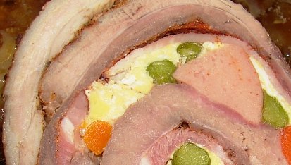 Roláda z vepřového boku na jarní cibulce, Detail