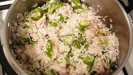 Rýžový pilaf s rajčatovou šťávou