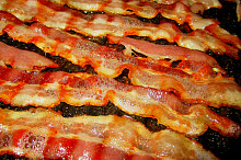  ... a slanina už pláče