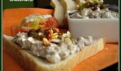 Sardinková pomazánka s Cottage a žampionovými škvarečky