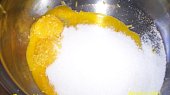 Dort Mimoza (Zlouky s cukrem a citronovou kurou uslehame do peny)