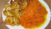 Dušená mrkev, dušená mrkev s pečenými brambory a kuřecím masem
