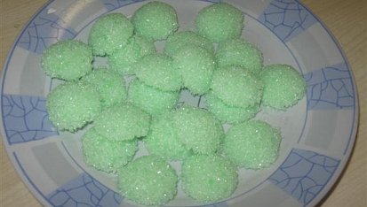 Jedlá miska- narozeninová bomba