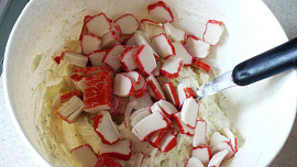 Krabí pomazánka česneková