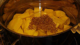 Kuře s játrovo - masovo - sýrovou nádivkou