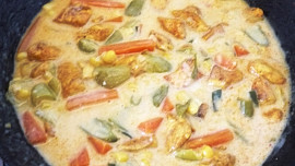 Kuřecí kousky na zelenině