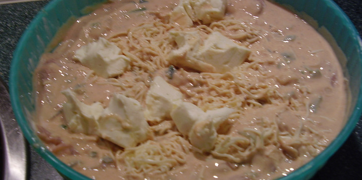 Kuřecí řízky  v marinádě s jogurtem, se sýrem a s krabími tyčinkami