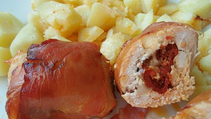 Kuřecí závitky se sušenými rajčaty a mozzarellou, Kuřecí závitky se sušenými rajčaty a mozzarellou