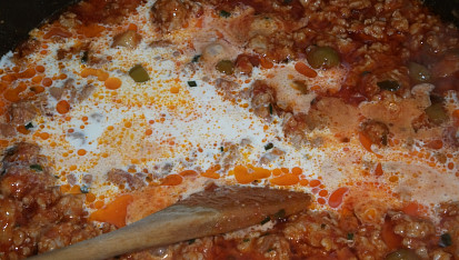 Lasagne, Příprava omáčky.