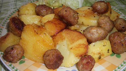 Masové koule s paprikou a bramborovo-zeleninovou  přílohou z jednoho plechu, Masové koule s paprikou a bramborovo-zeleninovou přílohou z jednoho plechu