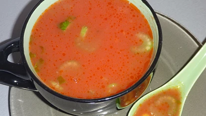 Rajská polévka s řapíkatým celerem a kukuřicí