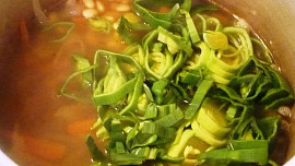 Sójová polévka s nudlemi