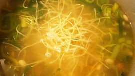 Sójová polévka s nudlemi