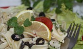 Těstovinový salát s tuňákem a bylinkami (Těstovinový salát s tuňákem a bylinkami)