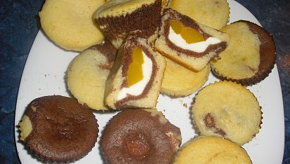 Trojbarevné muffiny