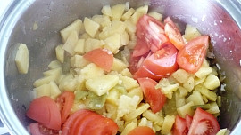 Vegetariánský zeleninový guláš