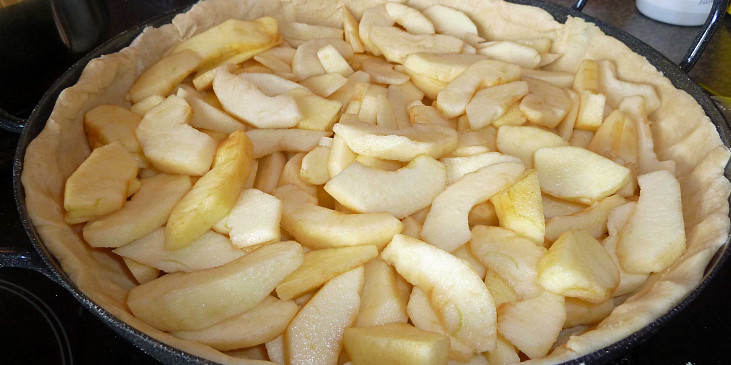 "Apple pie" aneb jablkový koláč (na cesto dáme jablká)