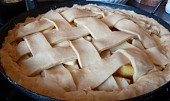 "Apple pie" aneb jablkový koláč, na jablká spravíme mriežku