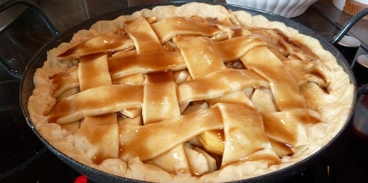 "Apple pie" aneb jablkový koláč (navrch vylejeme polevu)