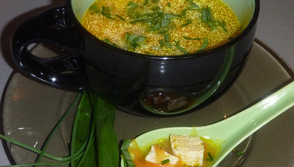 Drožďovo - mrkvová polévka s tofu