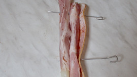 Grilovaný chřest ve slanině