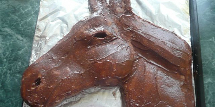 Hlava koně - dort č. 5 (potřené krémem )