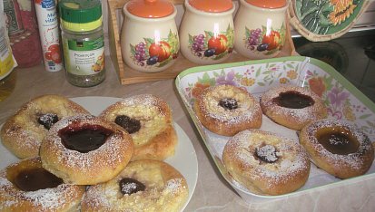Koláčky s pudinkovo-tvarohovou nádivkou
