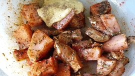 Kuřecí v cibulové marinádě